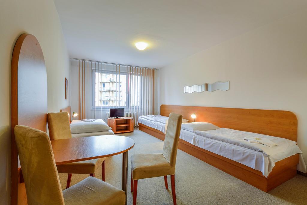 Hotel Arnost Garni Pardubice Extérieur photo