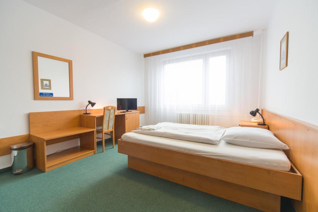 Hotel Arnost Garni Pardubice Extérieur photo