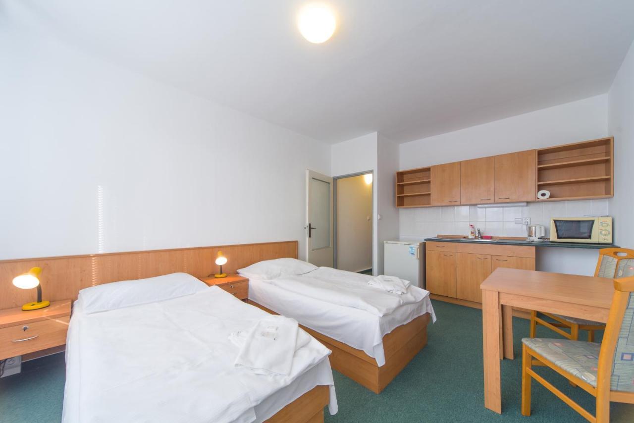 Hotel Arnost Garni Pardubice Extérieur photo
